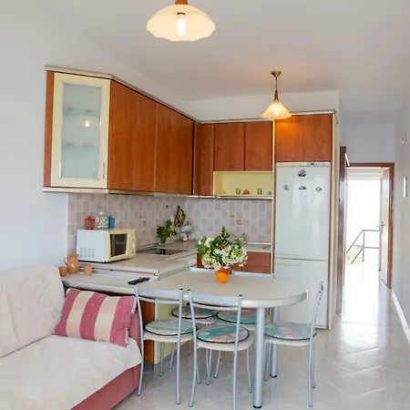 Chara's Sea View House * Χαράκι