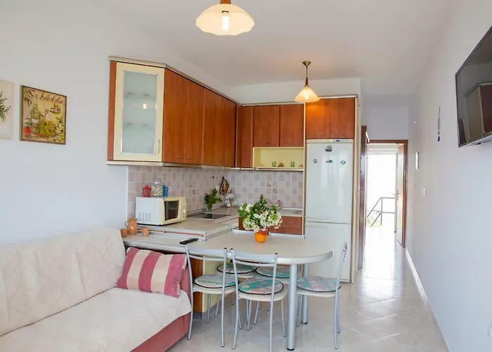 Chara's Sea View House * Хараки