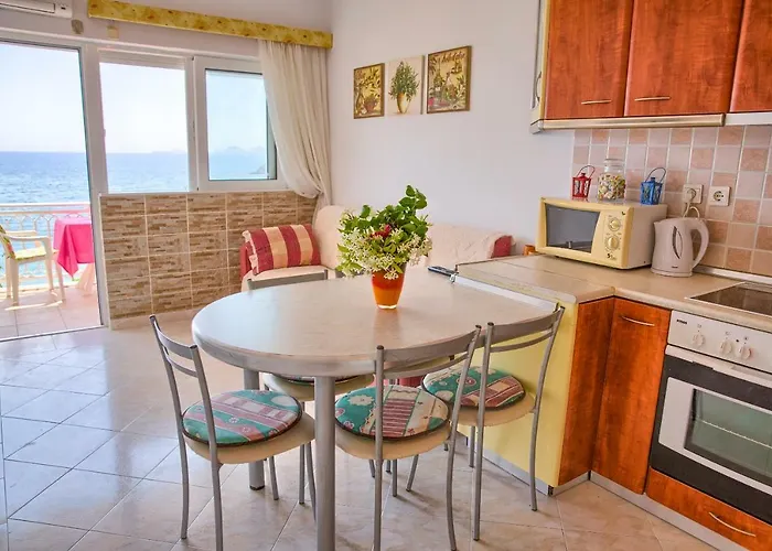 Апартаменты Chara's Sea View House Хараки