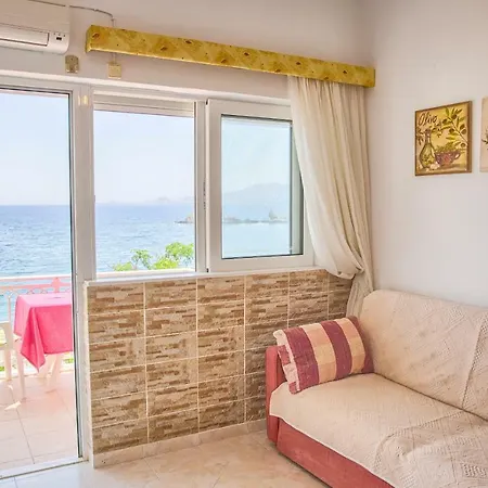 Chara's Sea View House * Charaki