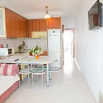 Chara's Sea View House * Haraki