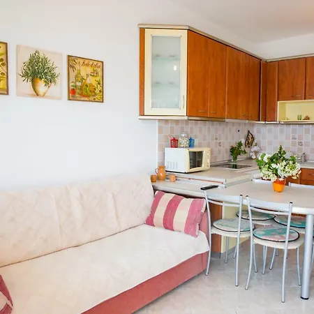 Chara's Sea View House Апартаменты