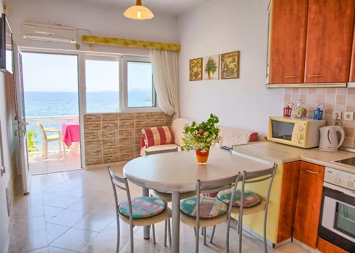 アパート Chara's Sea View House ハラキ