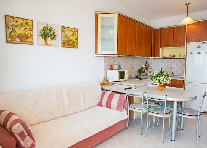 Chara's Sea View House Apartment