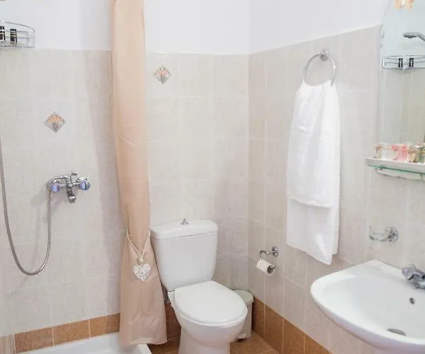 Chara's Sea View House * Haraki